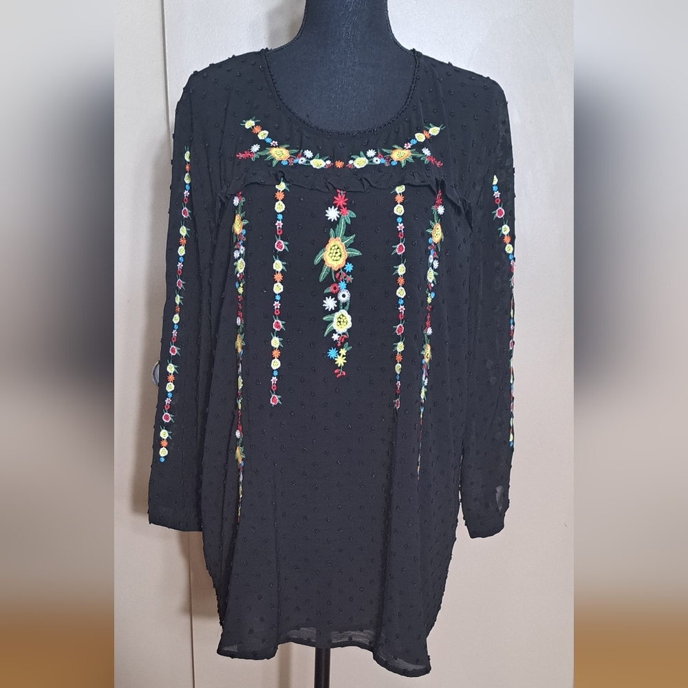 Stitch Fix Exclusive Sweet Grey Eula Black Embroidered Detail Blouse XXL EUC